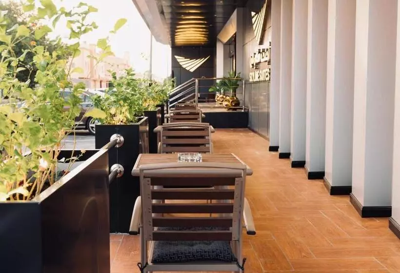 Skyline Hotel & Suites