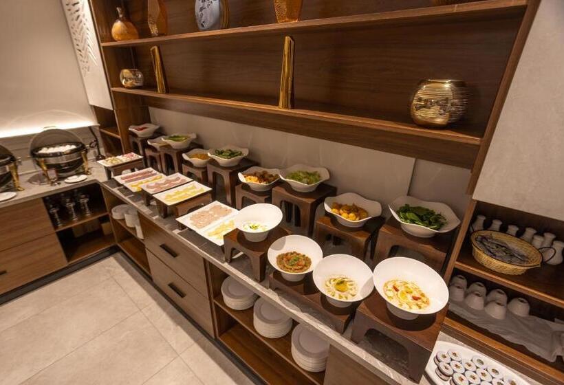 Skyline Hotel & Suites