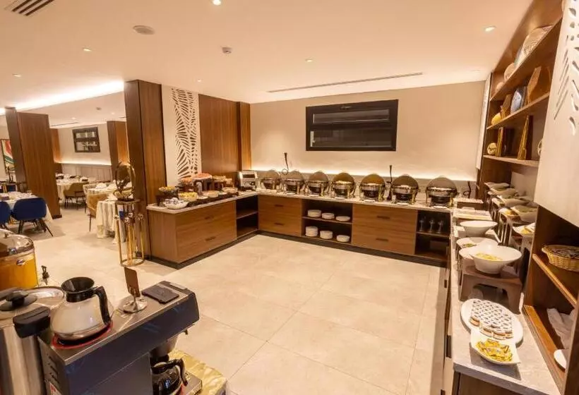 Skyline Hotel & Suites