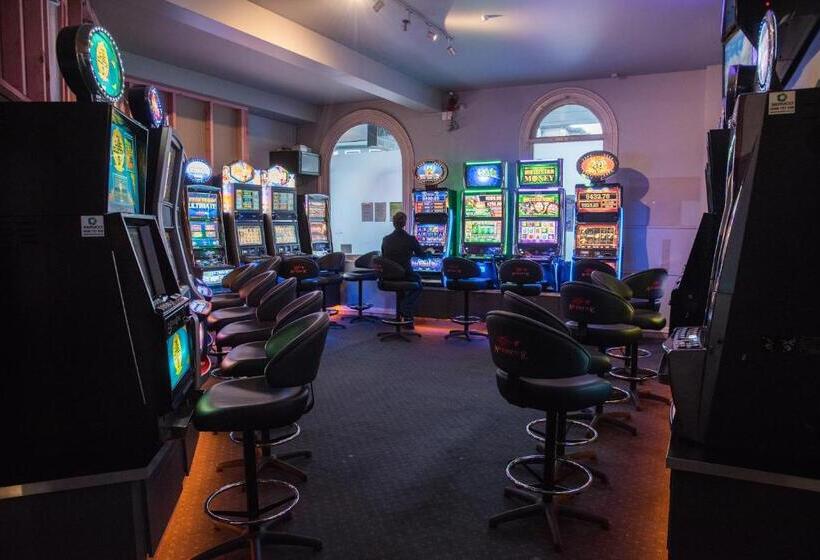 ユースホステル 215 Edinburgh Castle