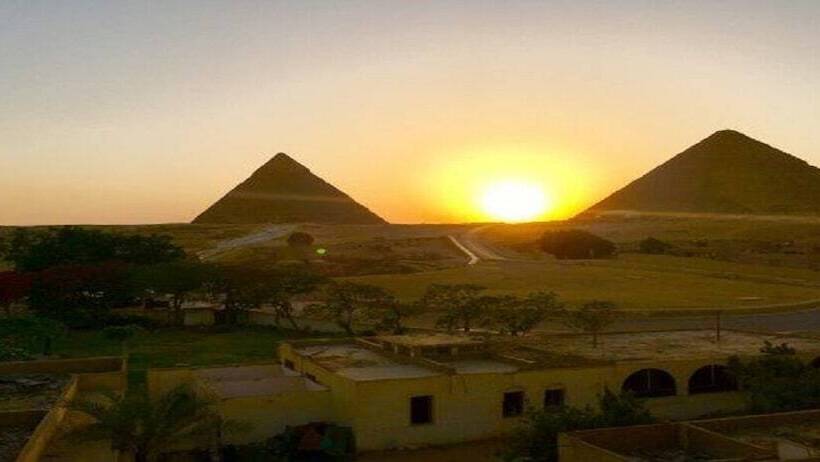 Bed and Breakfast Phoenix Pyramids View