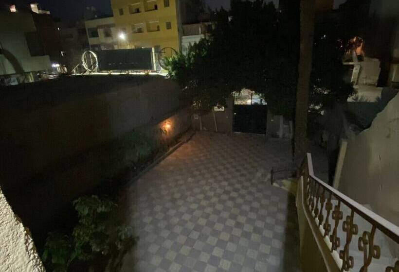 Bed and Breakfast Phoenix Pyramids View