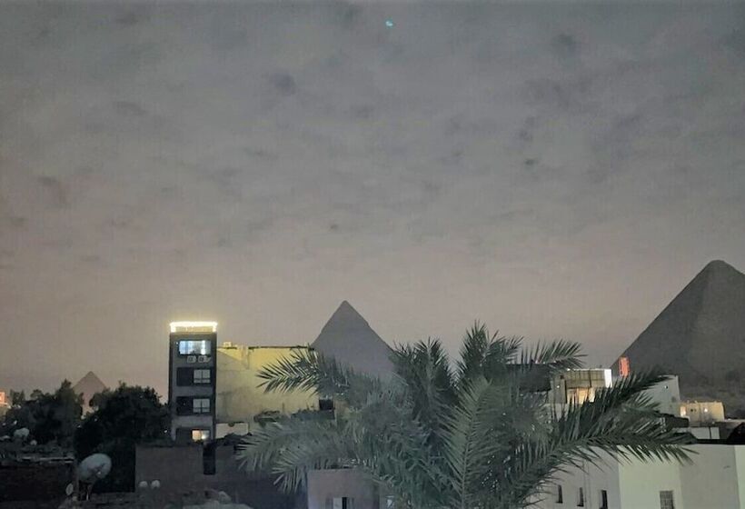 Bed and Breakfast Phoenix Pyramids View