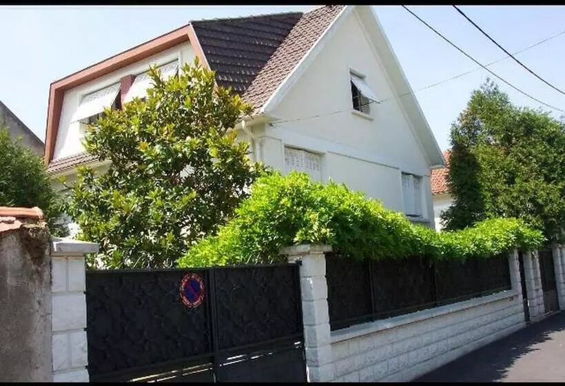 Aamiaismajoitus (B&B) Studio Framboise Proche Paris Et Disneyland