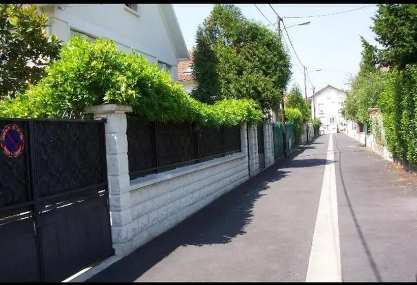Aamiaismajoitus (B&B) Studio Framboise Proche Paris Et Disneyland