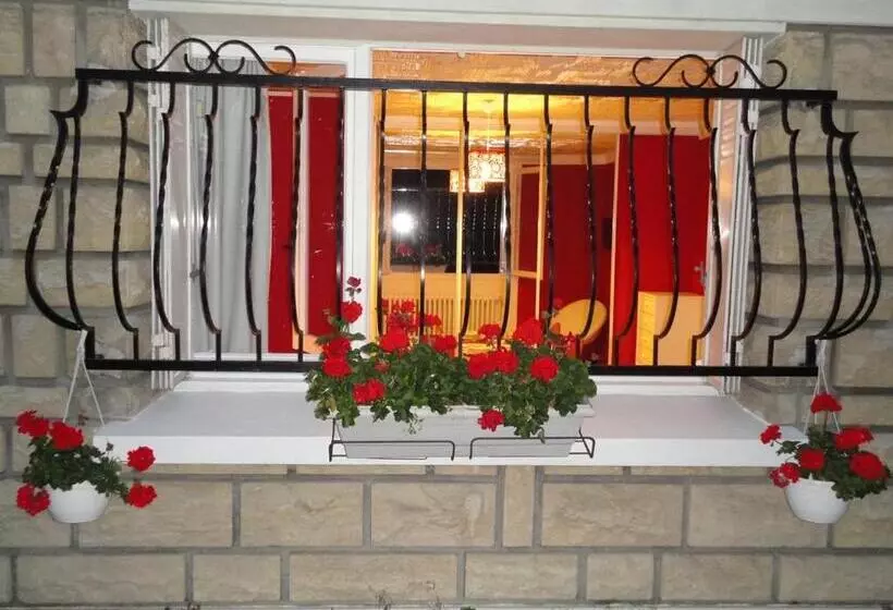 Aamiaismajoitus (B&B) Studio Framboise Proche Paris Et Disneyland