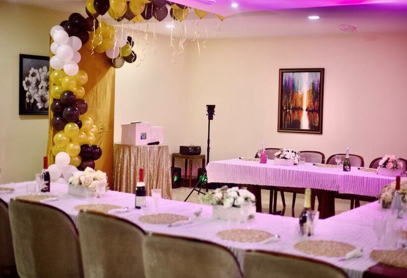 Golden Alpine Hotel And Resort