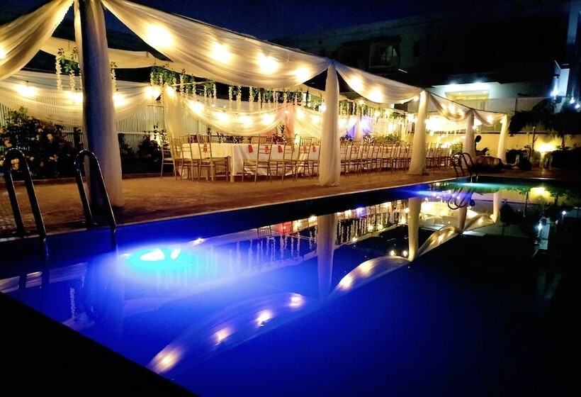 Golden Alpine Hotel And Resort