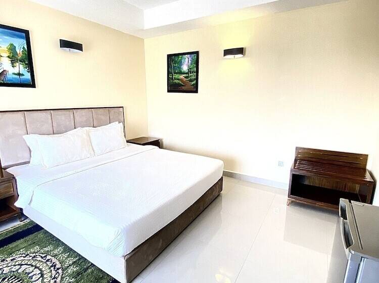 Golden Alpine Hotel And Resort