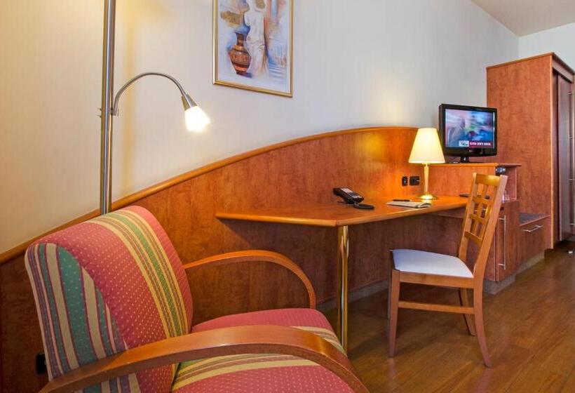 فندق 1, 2, Sleep Boardinghouse Unterschleißheim Zentrum