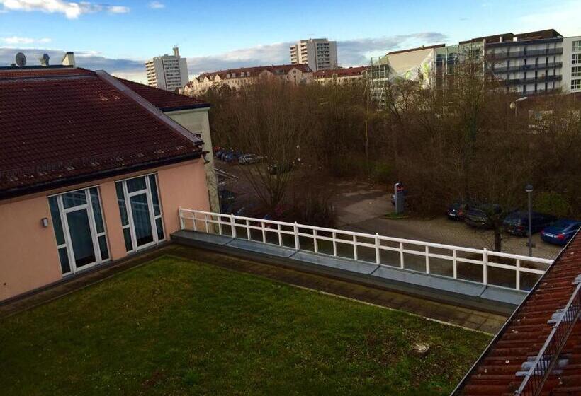 فندق 1, 2, Sleep Boardinghouse Unterschleißheim Zentrum