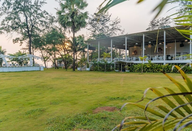 호텔 Foxoso La Beach Resort