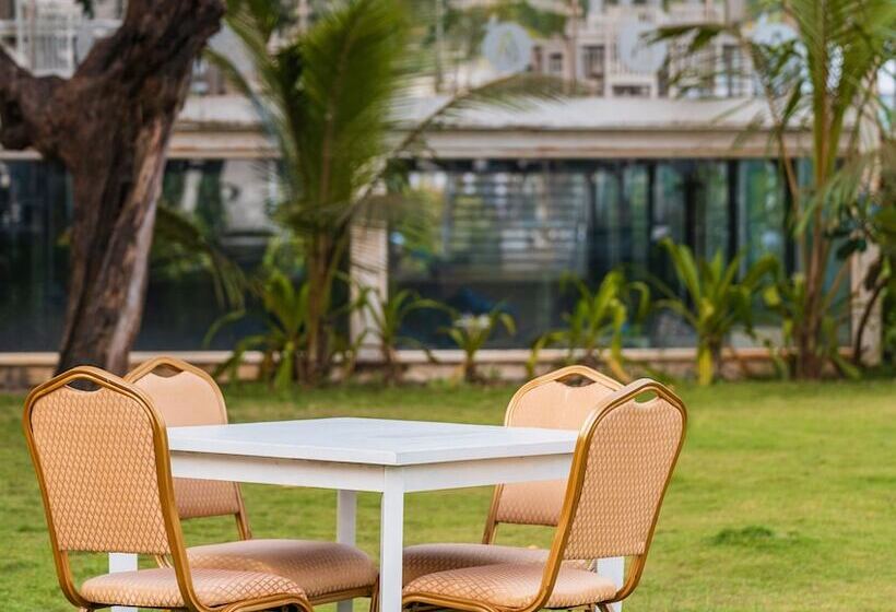 호텔 Foxoso La Beach Resort