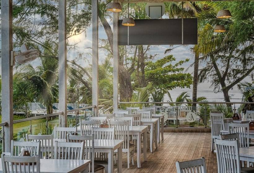 호텔 Foxoso La Beach Resort