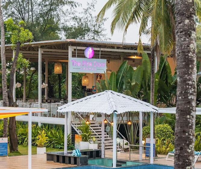 호텔 Foxoso La Beach Resort