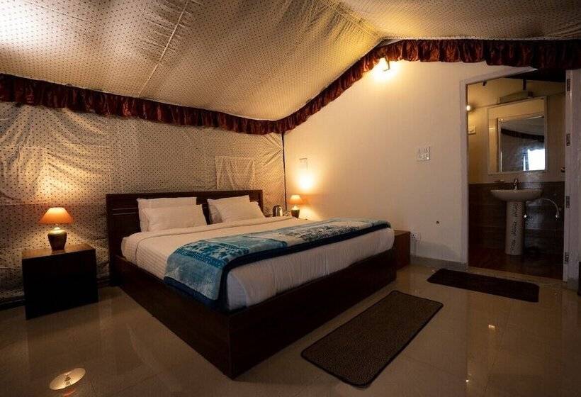 Отель Himalayan Camps And Resort