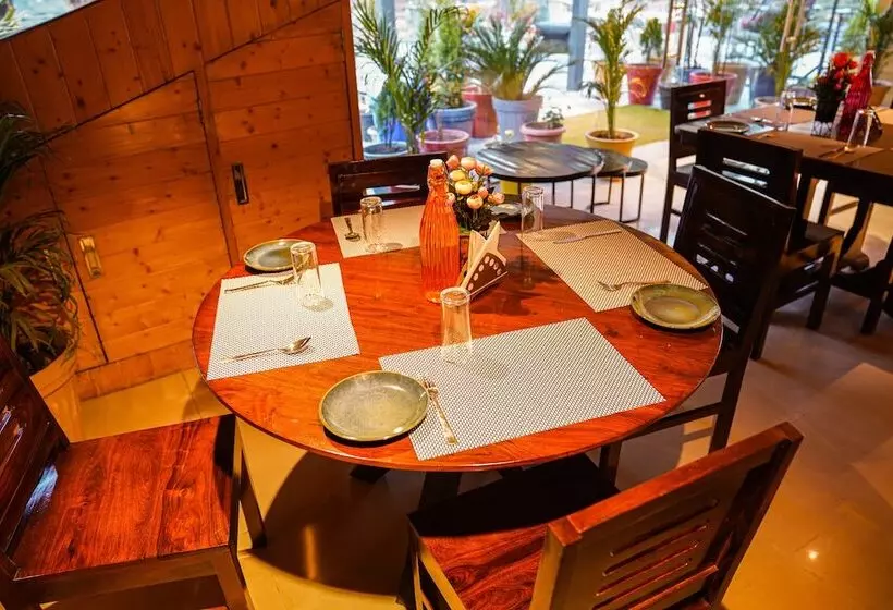 Hotelli Montrose 11 Boutique