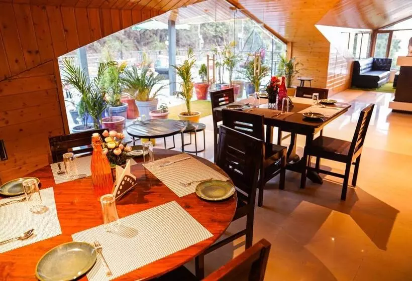 Hotelli Montrose 11 Boutique