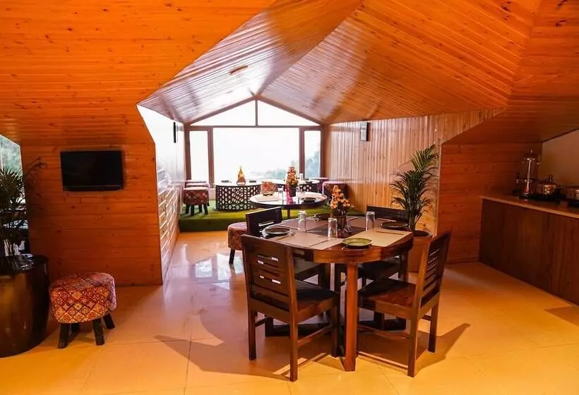 Hotelli Montrose 11 Boutique