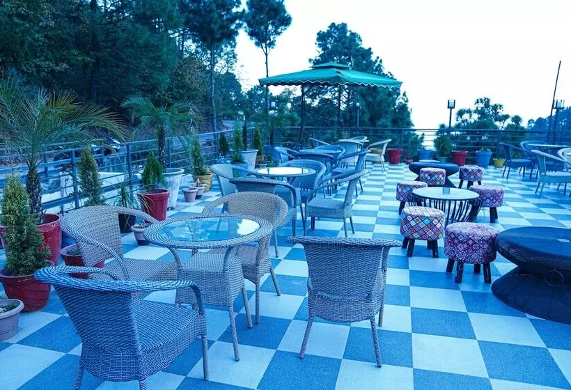 Hotelli Montrose 11 Boutique