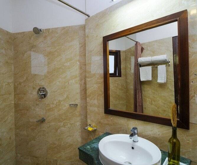 酒店 Montrose 11 Boutique