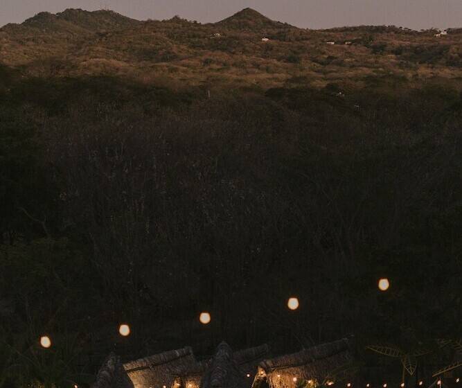 Отель Selina Bragança