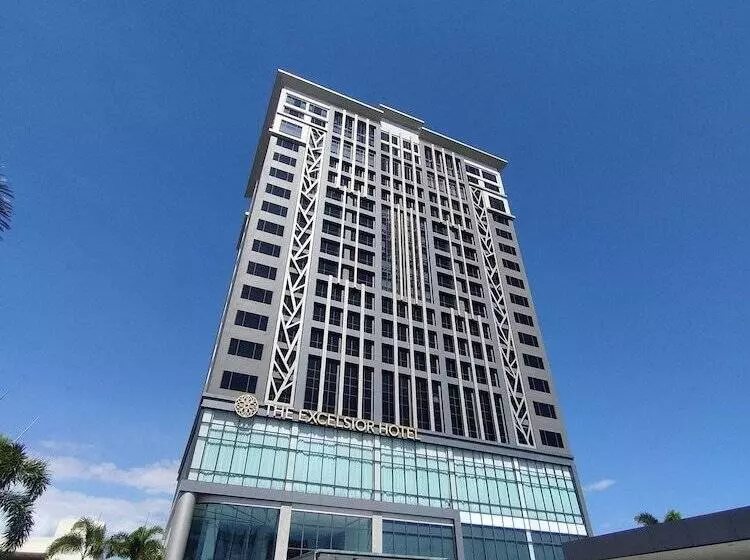 ホテル The Excelsior