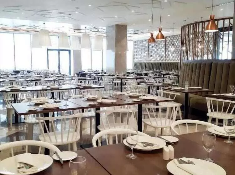 ホテル The Excelsior