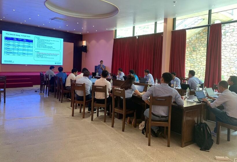 هتل Vigolando Van Ho Resort