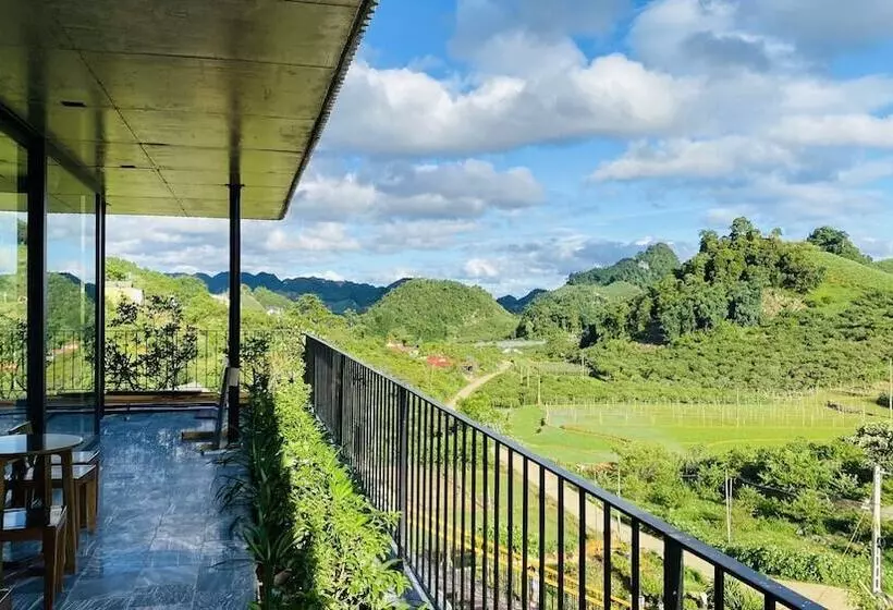 هتل Vigolando Van Ho Resort