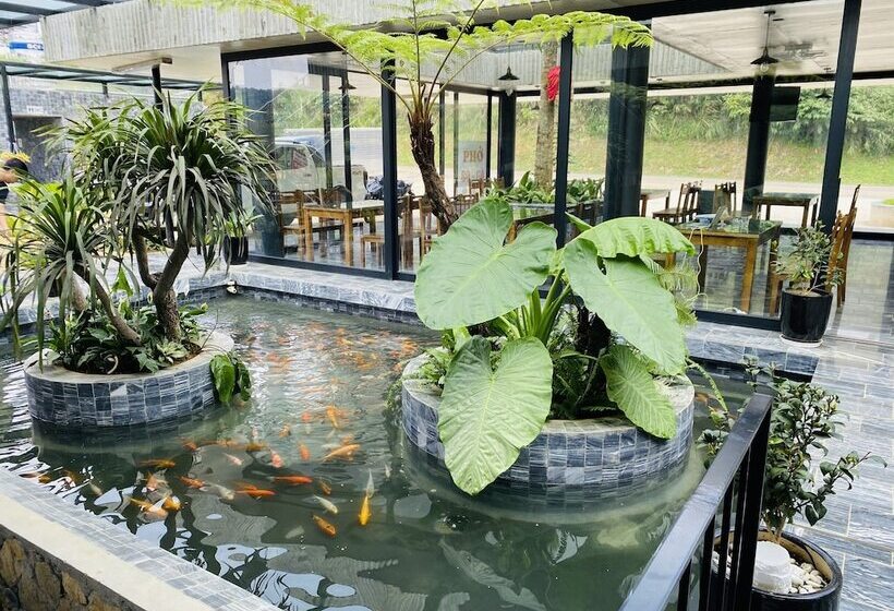 هتل Vigolando Van Ho Resort