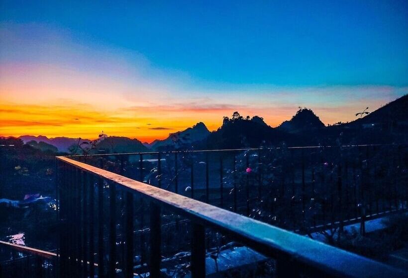 هتل Vigolando Van Ho Resort