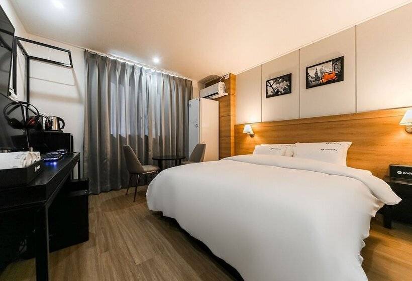 모텔 Changwon Myeongseodong Hotel Andante
