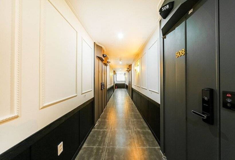 모텔 Changwon Myeongseodong Hotel Andante