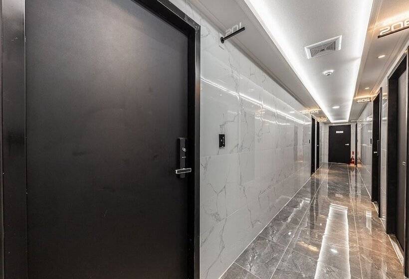 Motel Danyang Hotel Dozen