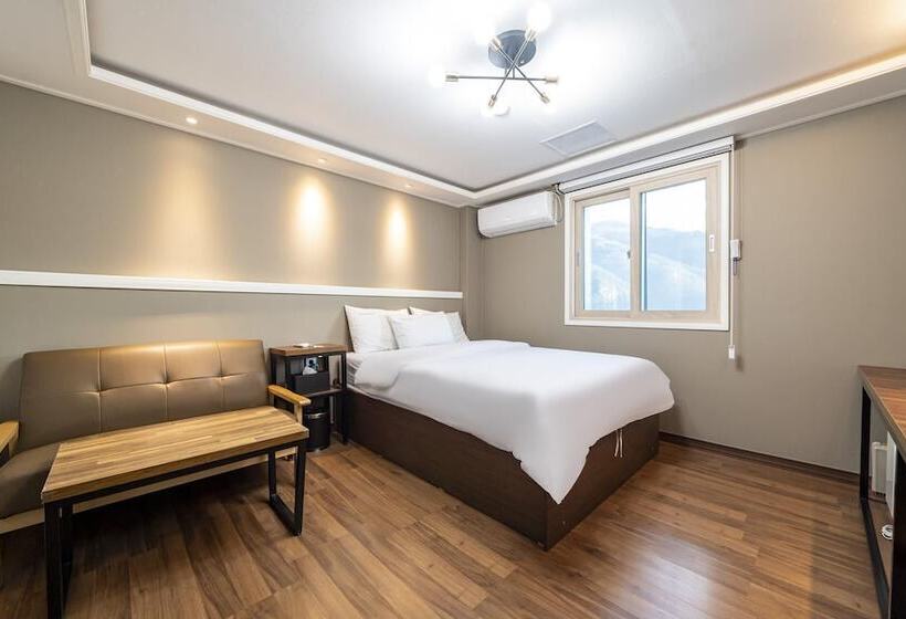 Motel Danyang Hotel Dozen