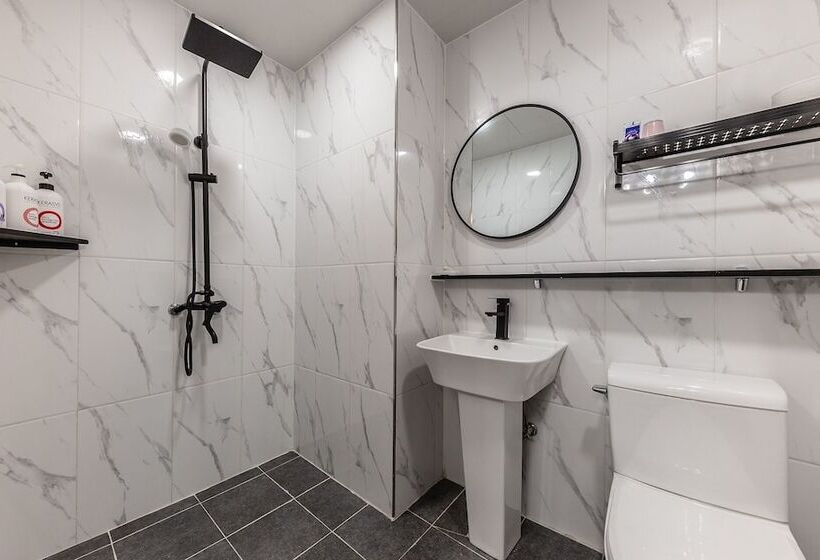 Motel Danyang Hotel Dozen