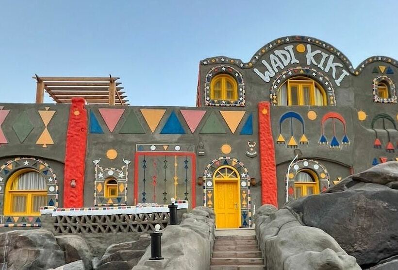 هتل Artika Wadi Kiki
