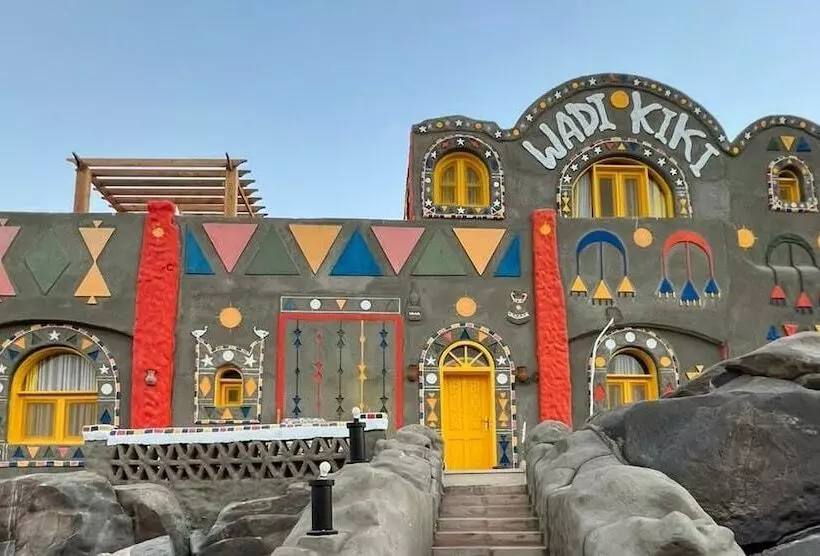 هتل Artika Wadi Kiki