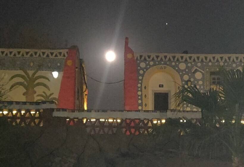 هتل Artika Wadi Kiki