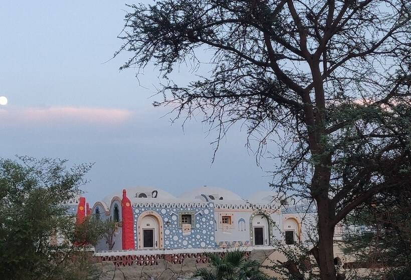 هتل Artika Wadi Kiki