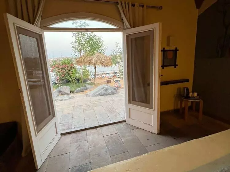 هتل Artika Wadi Kiki