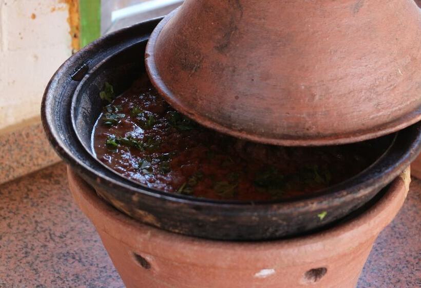 هتل Artika Wadi Kiki