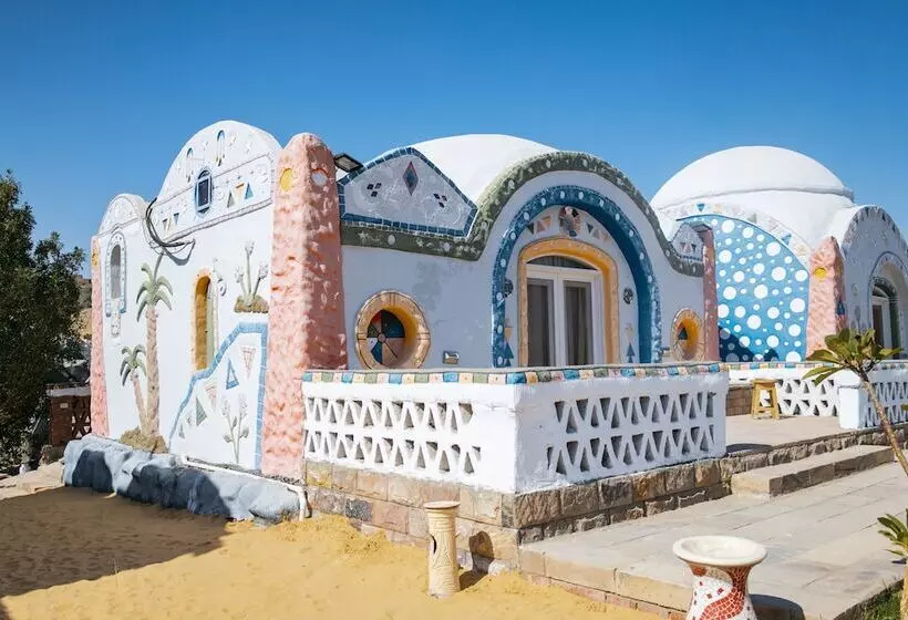 هتل Artika Wadi Kiki