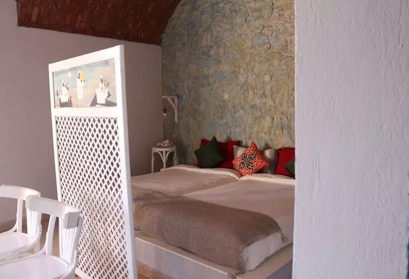 هتل Artika Wadi Kiki