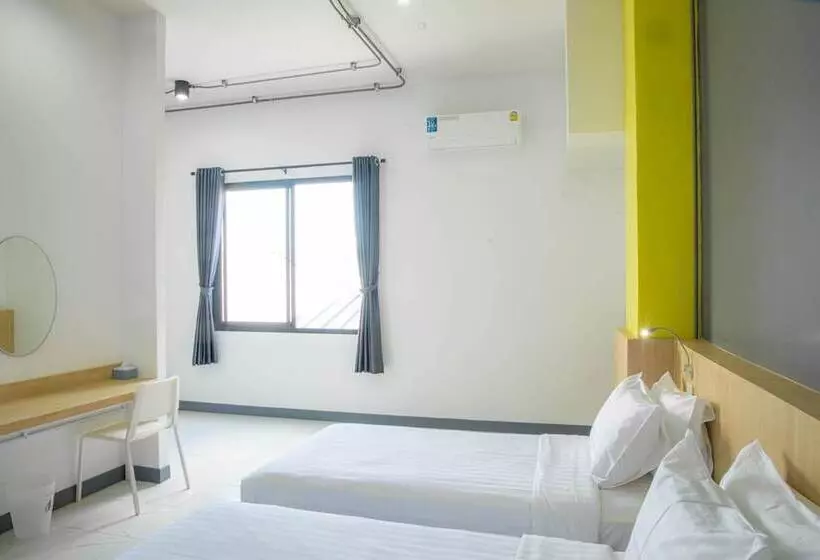 هتل Ezy Inn