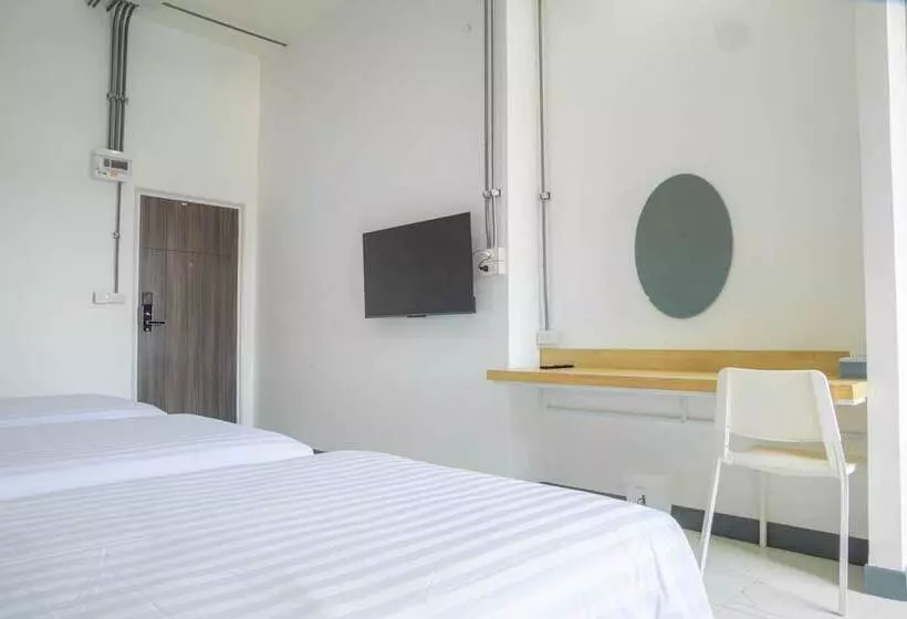 هتل Ezy Inn