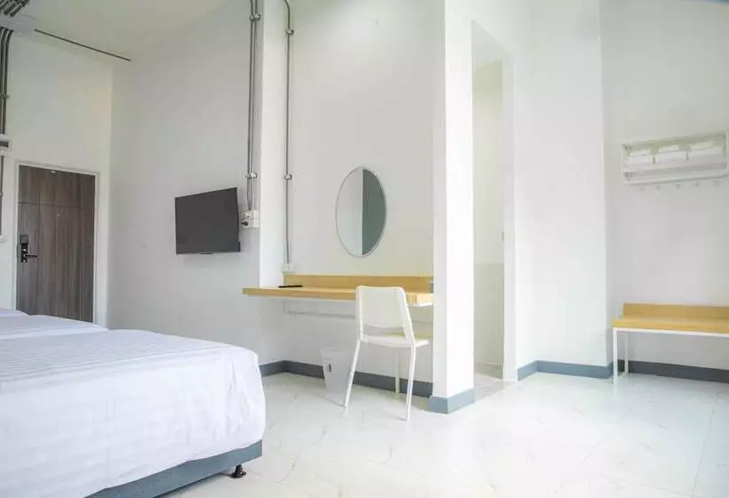 هتل Ezy Inn