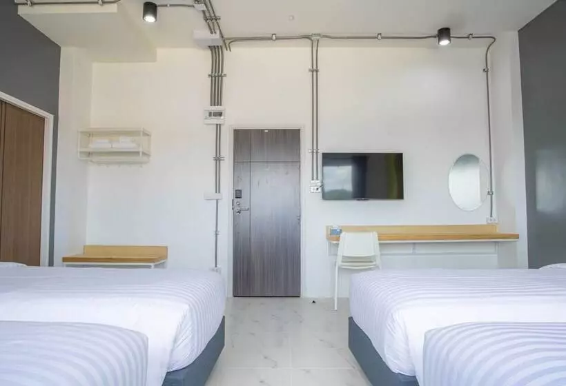 هتل Ezy Inn