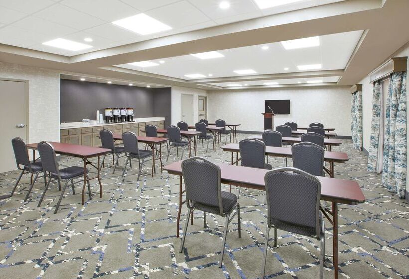 فندق Hampton Inn & Suites Oakwood Village-cleveland